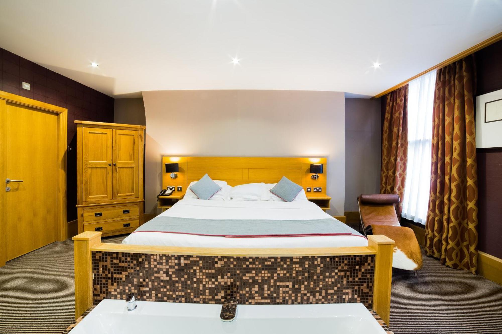 Oyo Imperial Hotel Barrow-in-Furness Dış mekan fotoğraf